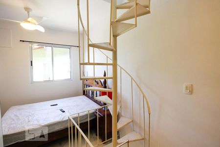 Quarto 1 de casa de condomínio para alugar com 2 quartos, 45m² em Vargem Pequena, Rio de Janeiro