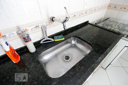 Cozinha de casa de condomínio para alugar com 2 quartos, 45m² em Vargem Pequena, Rio de Janeiro