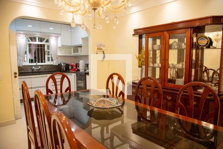 Sala de Jantar de casa à venda com 4 quartos, 260m² em São Pedro, Osasco