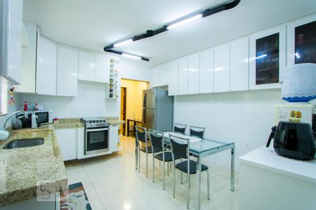 Casa para alugar com 172m², 3 quartos e 2 vagas Casa para alugar com 172m², 3 quartos e 2 vagasCozinha