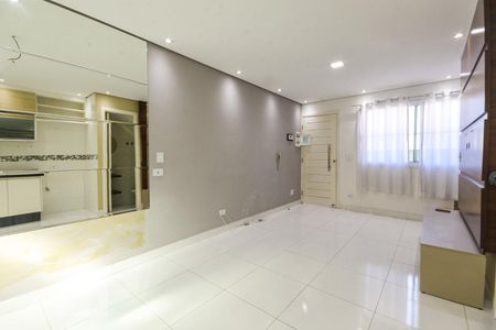 Sala de casa de condomínio à venda com 2 quartos, 65m² em Vila Nivi, São Paulo