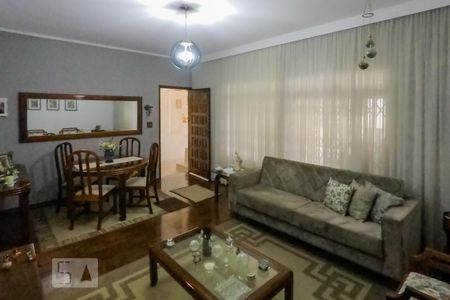 Casa à venda com 350m², 3 quartos e 3 vagasSala