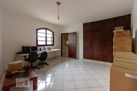 Casa para alugar com 210m², 2 quartos e 2 vagas Casa para alugar com 210m², 2 quartos e 2 vagasSuíte 2
