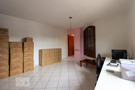 Casa para alugar com 210m², 2 quartos e 2 vagas Casa para alugar com 210m², 2 quartos e 2 vagasSuíte 2