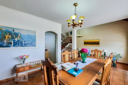 Casa para alugar com 320m², 3 quartos e 5 vagas Casa para alugar com 320m², 3 quartos e 5 vagasSala de Jantar