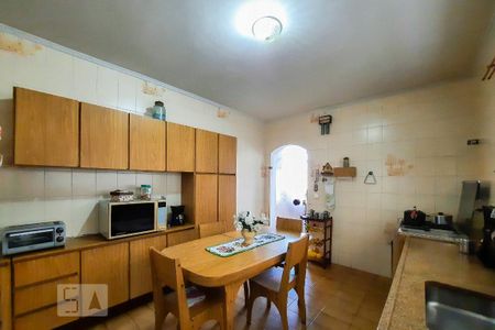 Casa para alugar com 320m², 3 quartos e 5 vagas Casa para alugar com 320m², 3 quartos e 5 vagasCozinha