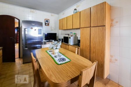Casa para alugar com 320m², 3 quartos e 5 vagas Casa para alugar com 320m², 3 quartos e 5 vagasCozinha