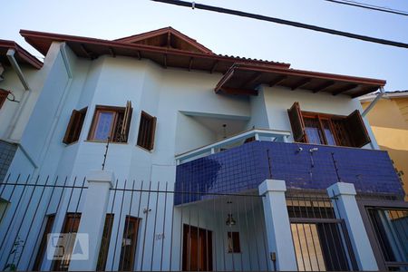 Fachada de casa para alugar com 3 quartos, 248m² em Jardim Itu Sabará, Porto Alegre