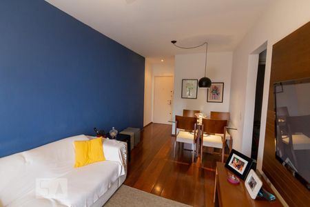 Sala de apartamento para alugar com 2 quartos, 55m² em Vila Isabel, Rio de Janeiro