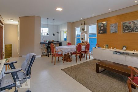 Sala de casa de condomínio para alugar com 2 quartos, 150m² em Fazenda Rodeio, Mogi das Cruzes