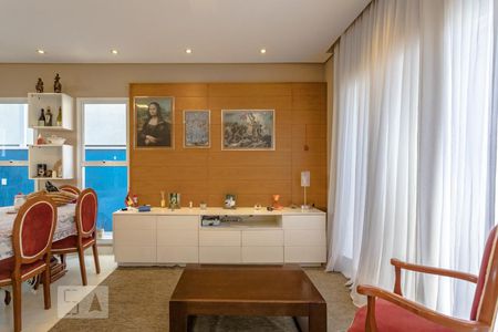 Sala de casa de condomínio para alugar com 2 quartos, 150m² em Fazenda Rodeio, Mogi das Cruzes