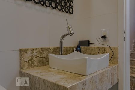 Lavabo de casa de condomínio para alugar com 2 quartos, 150m² em Fazenda Rodeio, Mogi das Cruzes