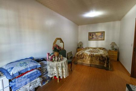 Casa à venda com 240m², 4 quartos e 2 vagas Casa à venda com 240m², 4 quartos e 2 vagasQuarto 3 - Suíte