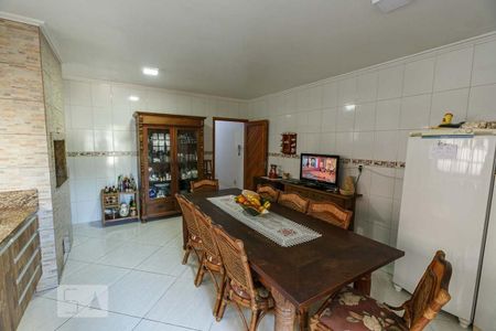 Casa à venda com 240m², 4 quartos e 2 vagas Casa à venda com 240m², 4 quartos e 2 vagasCozinha