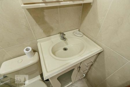 Casa à venda com 240m², 4 quartos e 2 vagas Casa à venda com 240m², 4 quartos e 2 vagasBanheiro da Suíte