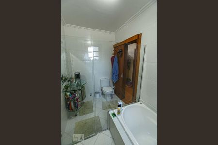 Casa à venda com 240m², 4 quartos e 2 vagas Casa à venda com 240m², 4 quartos e 2 vagasBanheiro da Suíte