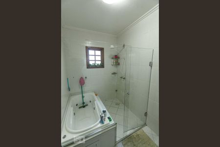 Casa à venda com 240m², 4 quartos e 2 vagas Casa à venda com 240m², 4 quartos e 2 vagasBanheiro da Suíte