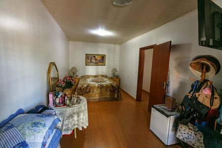 Casa à venda com 240m², 4 quartos e 2 vagas Casa à venda com 240m², 4 quartos e 2 vagasQuarto 3 - Suíte