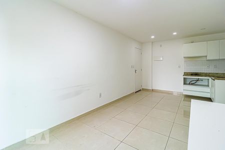 Sala/Cozinha de apartamento para alugar com 1 quarto, 38m² em Taquara, Rio de Janeiro