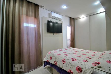 Quarto Suíte de apartamento à venda com 1 quarto, 60m² em Vila Príncipe de Gales, Santo André