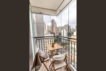 Varanda de kitnet/studio para alugar com 1 quarto, 25m² em Bela Vista, São Paulo