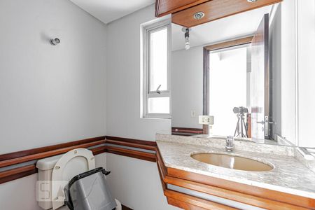 Lavabo de apartamento para alugar com 3 quartos, 188m² em Batel, Curitiba