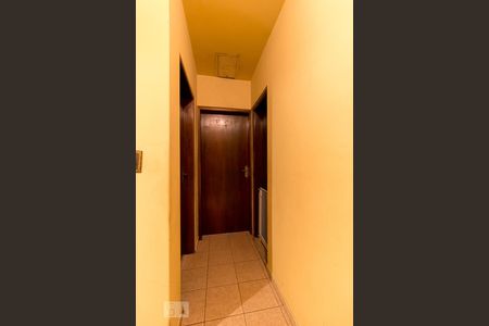 Corredor de casa à venda com 3 quartos, 184m² em Vila Augusta, Guarulhos