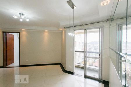 Sala de apartamento para alugar com 3 quartos, 70m² em Jardim Vila Formosa, São Paulo