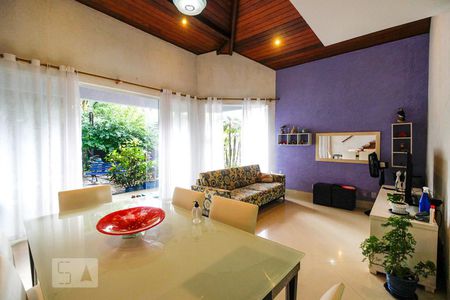 Sala de casa de condomínio à venda com 3 quartos, 380m² em Vargem Grande, Rio de Janeiro