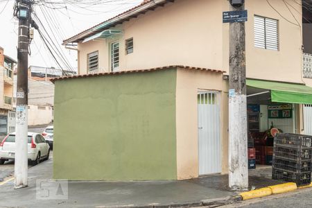 Casa para alugar com 50m², 1 quarto e sem vaga Casa para alugar com 50m², 1 quarto e sem vagaFachada