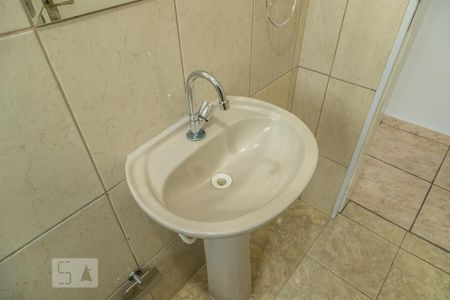 Casa para alugar com 50m², 1 quarto e sem vaga Casa para alugar com 50m², 1 quarto e sem vagaBanheiro