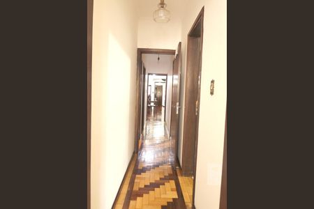 Corredor de apartamento à venda com 4 quartos, 142m² em Centro Histórico, Porto Alegre