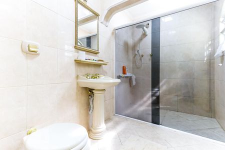 Banheiro 1 de casa à venda com 4 quartos, 180m² em Parque Edu Chaves, São Paulo