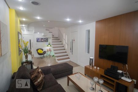 Sala de casa para alugar com 3 quartos, 172m² em São Domingos, São Paulo