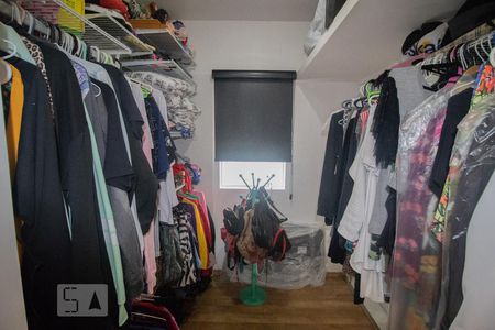 Closet da suíte 1 de casa para alugar com 3 quartos, 172m² em São Domingos, São Paulo