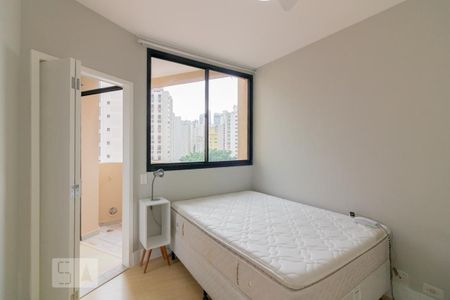 Quarto de kitnet/studio para alugar com 1 quarto, 37m² em Indianópolis, São Paulo