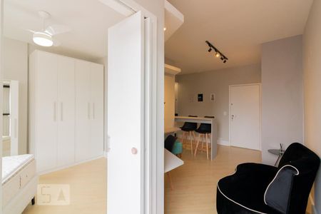 Sala de kitnet/studio para alugar com 1 quarto, 37m² em Indianópolis, São Paulo