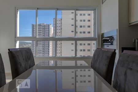 Sacada de apartamento para alugar com 1 quarto, 43m² em Loteamento Mogilar, Mogi das Cruzes