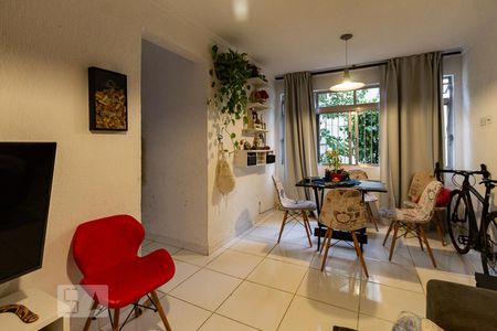 Sala de casa para alugar com 3 quartos, 77m² em Alto de Pinheiros, São Paulo