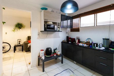 Sala de apartamento à venda com 3 quartos, 77m² em Alto de Pinheiros, São Paulo