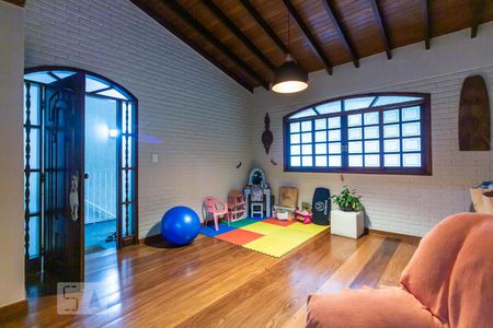 Sala de casa à venda com 4 quartos, 170m² em Conjunto Residencial Butantã, São Paulo