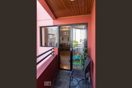 Apartamento para alugar com 72m², 3 quartos e 1 vaga Apartamento para alugar com 72m², 3 quartos e 1 vagaVaranda