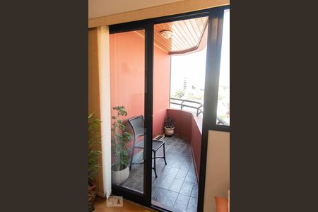 Apartamento para alugar com 72m², 3 quartos e 1 vaga Apartamento para alugar com 72m², 3 quartos e 1 vagaVaranda