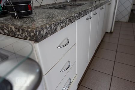 Cozinha de apartamento para alugar com 1 quarto, 52m² em Centro, São José do Rio Preto 