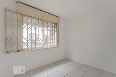 Quarto de apartamento à venda com 1 quarto, 47m² em Passo da Areia, Porto Alegre