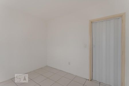 Quarto de apartamento à venda com 1 quarto, 47m² em Passo da Areia, Porto Alegre