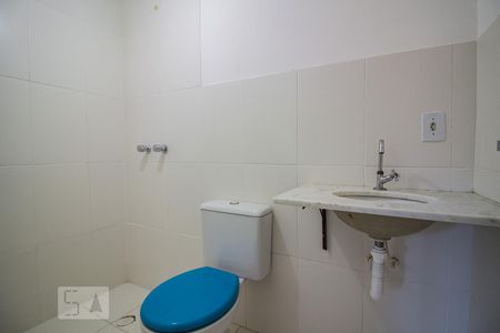 banheiro da suite de apartamento à venda com 2 quartos, 49m² em Teresópolis, Porto Alegre