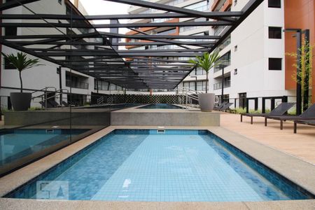 Studio para alugar com 40m², 1 quarto e 1 vaga Studio para alugar com 40m², 1 quarto e 1 vagaÁrea comum - Piscina