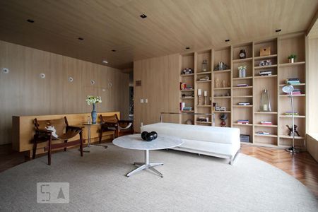 Studio para alugar com 40m², 1 quarto e 1 vaga Studio para alugar com 40m², 1 quarto e 1 vagaÁrea comum - Sala de Leitura