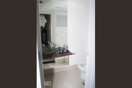 Lavabo de apartamento para alugar com 4 quartos, 167m² em Centro, Uberlândia